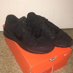 Black Nike Shoes